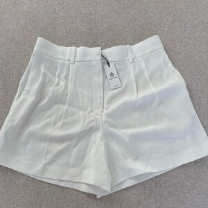 Aritzia White Pleated Tailored Women's Shorts NWT